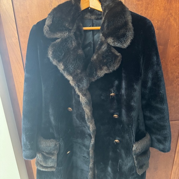Boagana Jackets & Blazers - Boagana Bunker Ramo Vintage Faux Fur Coat VERY SOFT & WARM Size Medium